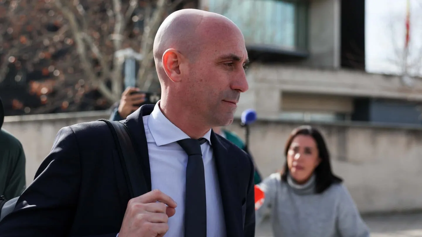 Condenaron a Luis Rubiales por el beso a Jennifer Hermoso: multa económica, perimetral pero no irá a la cárcel