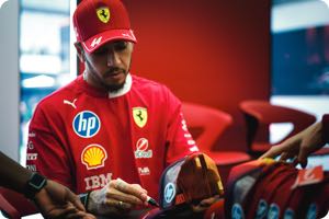 Ferrari acusado de desaire a Hamilton después de los expedientes