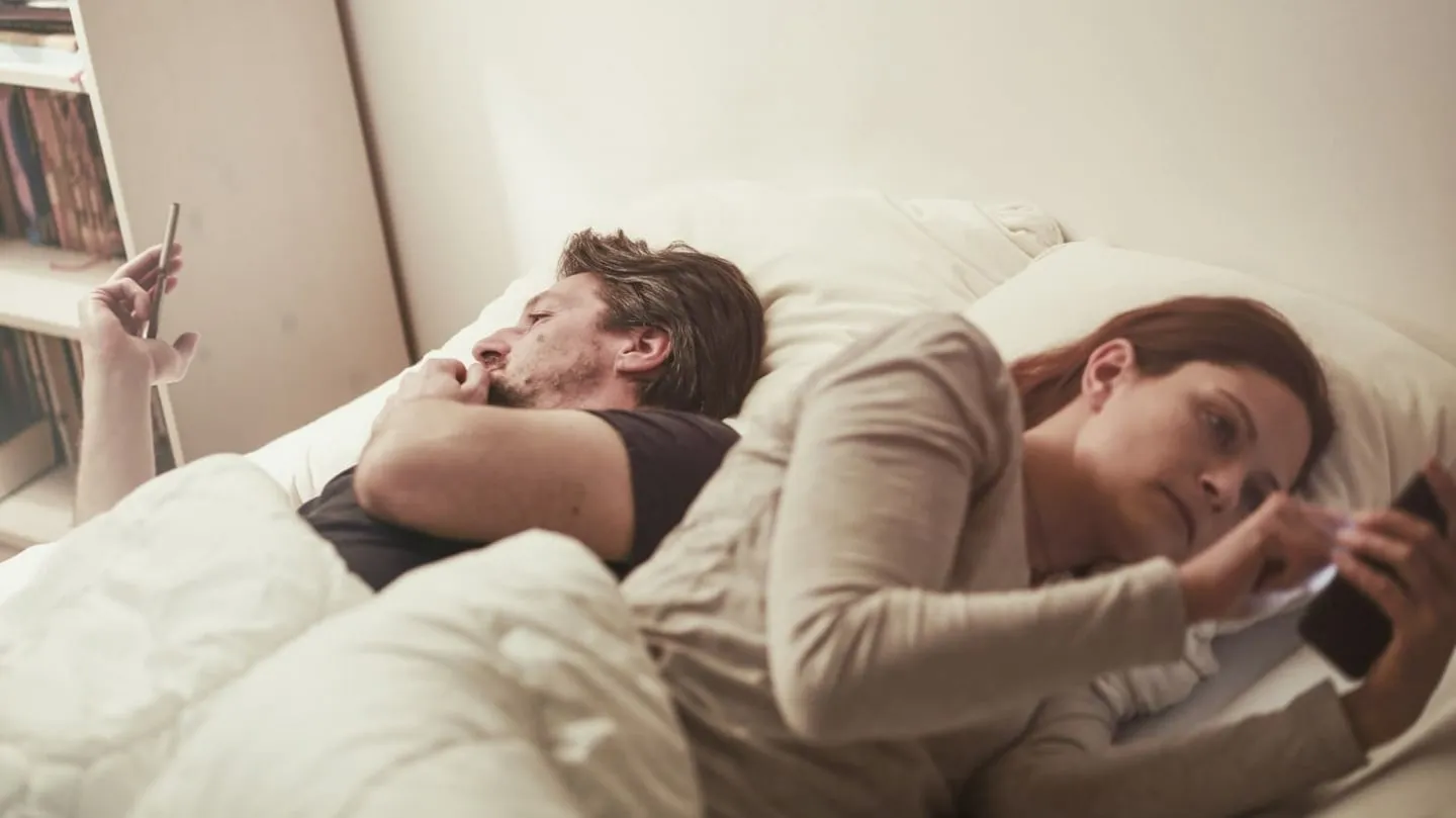 Qué tres señales advierten sobre la pérdida de conexión en la pareja, según los expertos