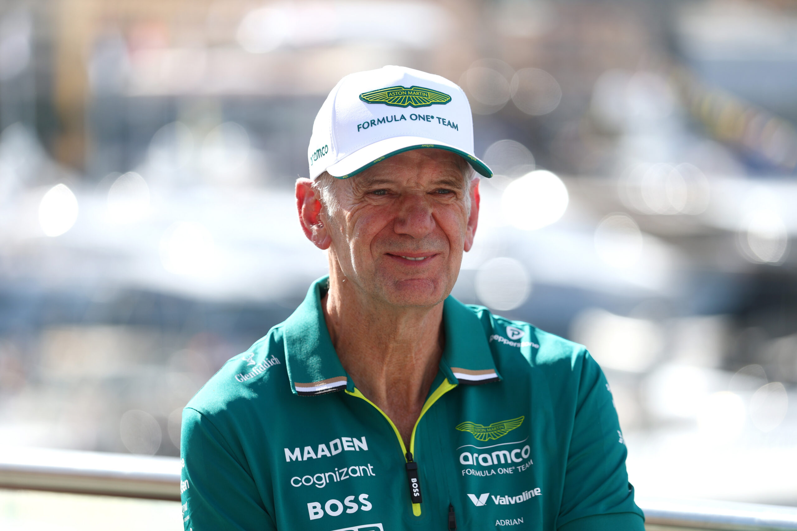 Aston Martin "empezó con el pie trasero", dice Adrian Newey
