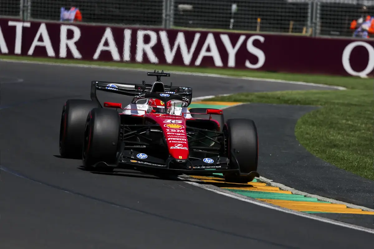 Ferrari "a la defensiva" respecto a Mercedes