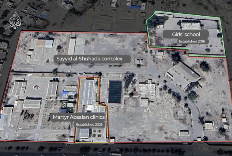 La clínica especializada adyacente Martyr Absalan (centro inferior, en amarillo), que abrió sus puertas a principios de 2025 y estaba separada por una entrada civil independiente, y que no sufrió daños durante el último bombardeo.
