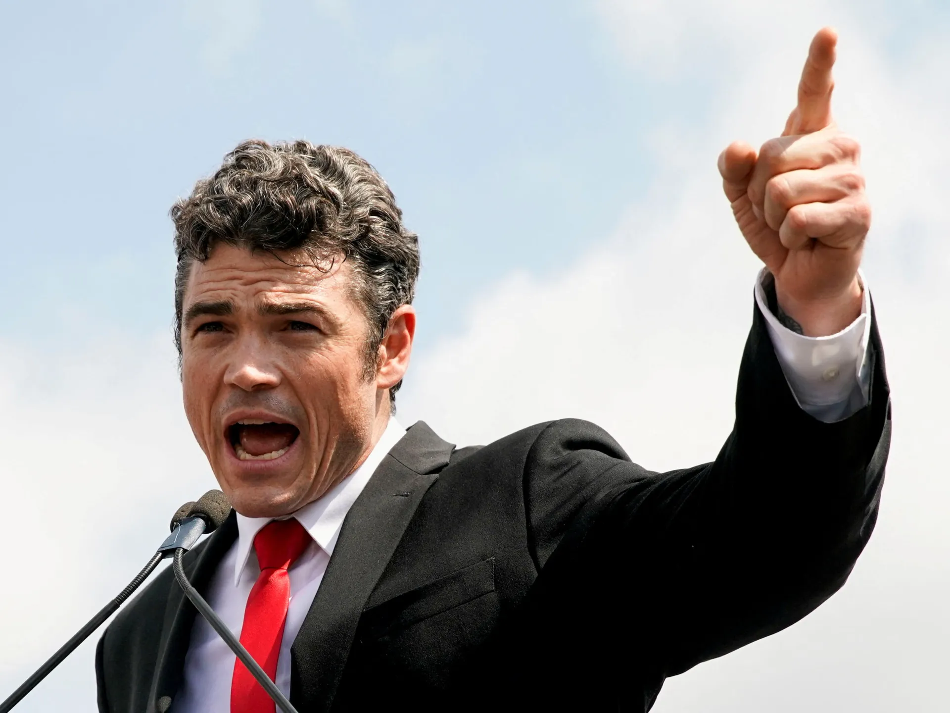 ¿Quién es Joe Kent y por qué renunció como jefe antiterrorista de Trump?