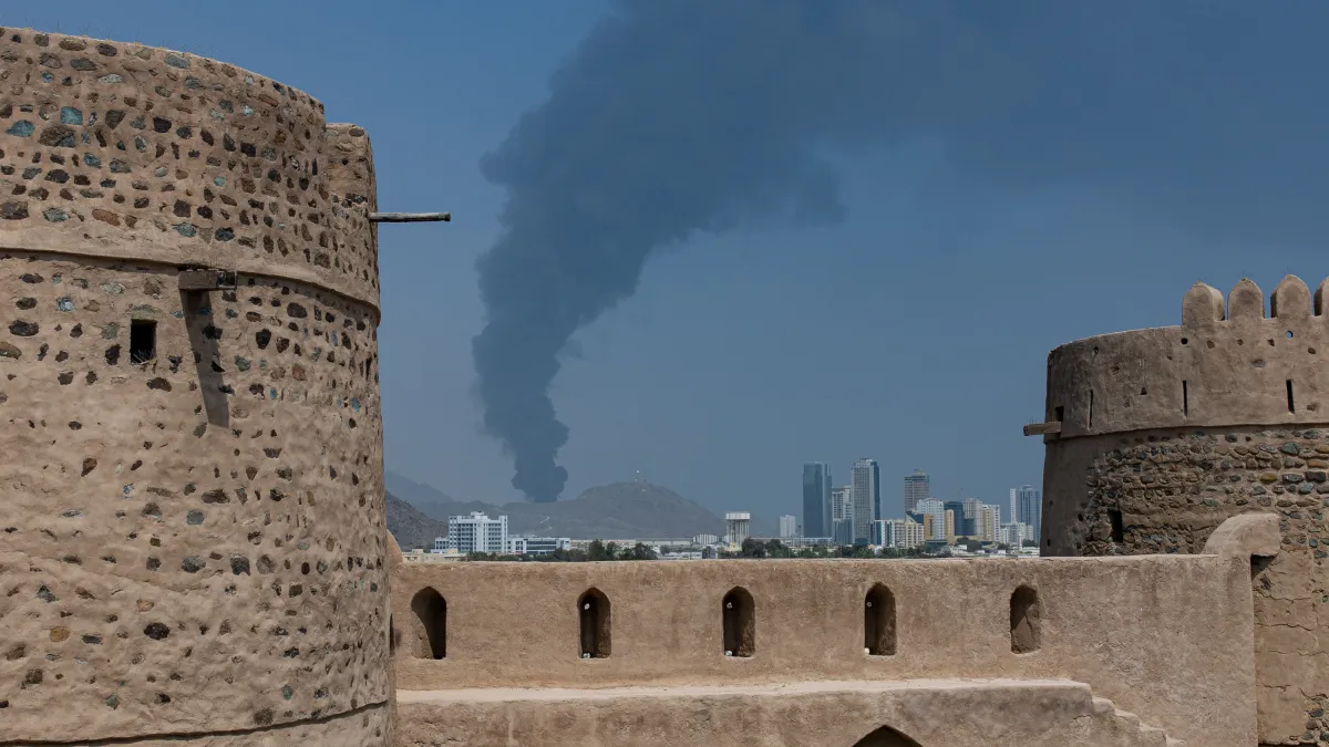 Estados Unidos, Irán y Emiratos Árabes Unidos intercambian afirmaciones sobre el ataque de Ormuz: lo que sabemos