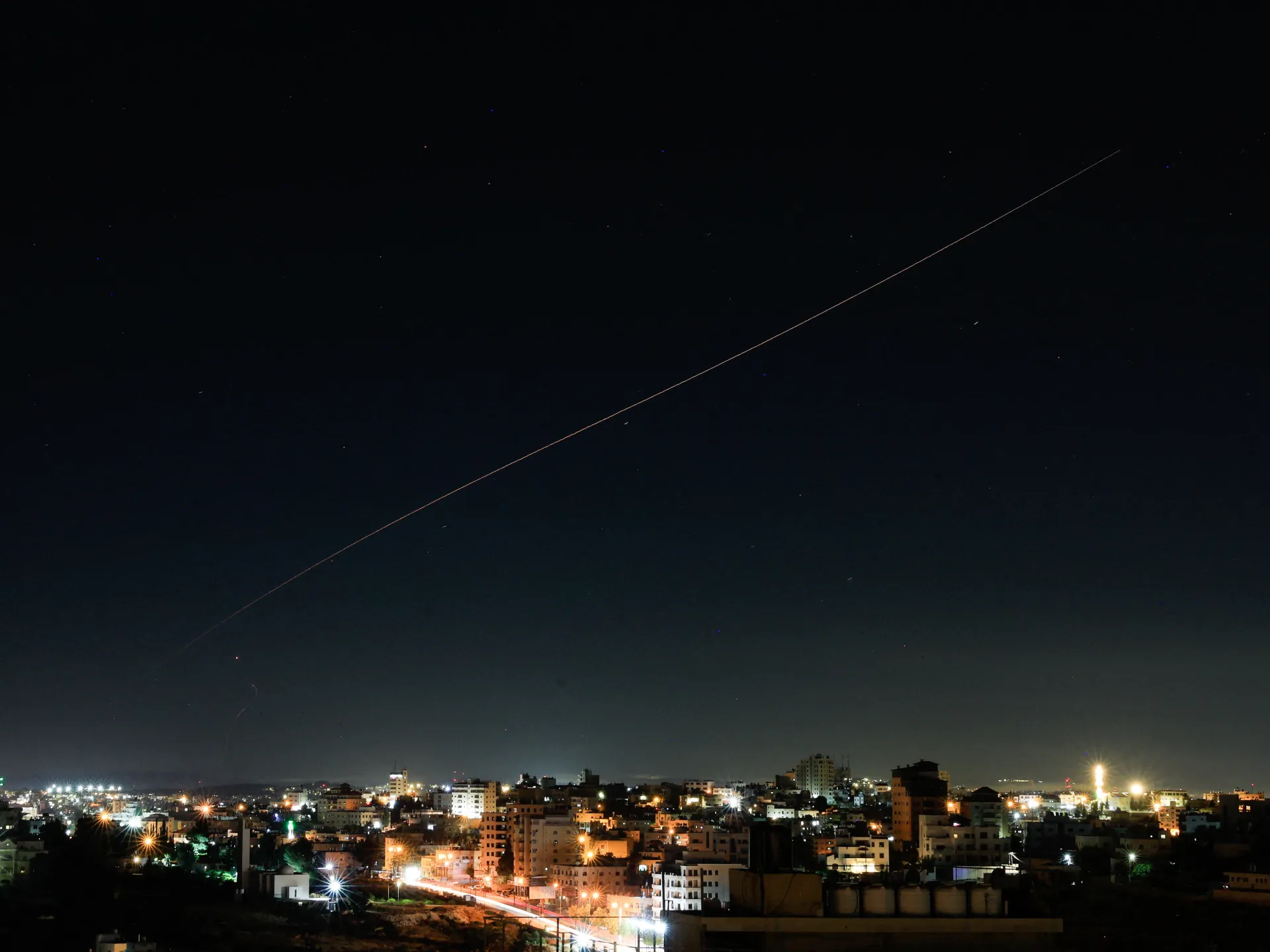 Irán e Israel se bombardean mutuamente: ¿Se acabó el alto el fuego?