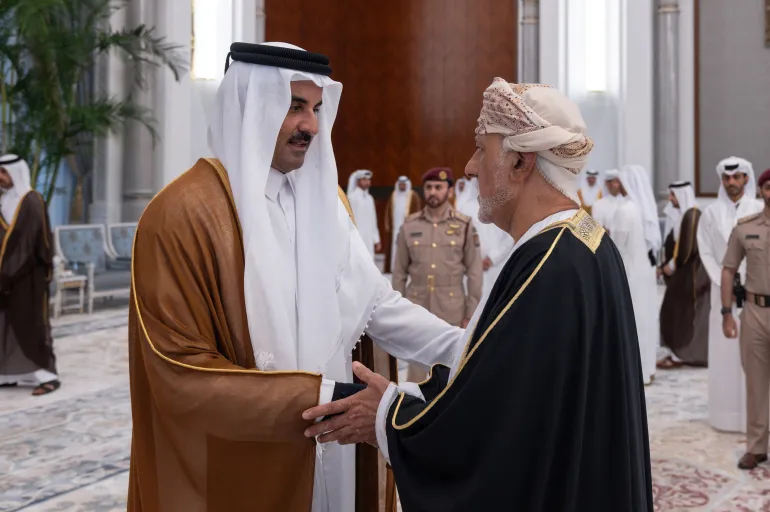 El viceprimer ministro de Omán, Shihab bin Tarik Al Said, se reúne con el jeque Tamim