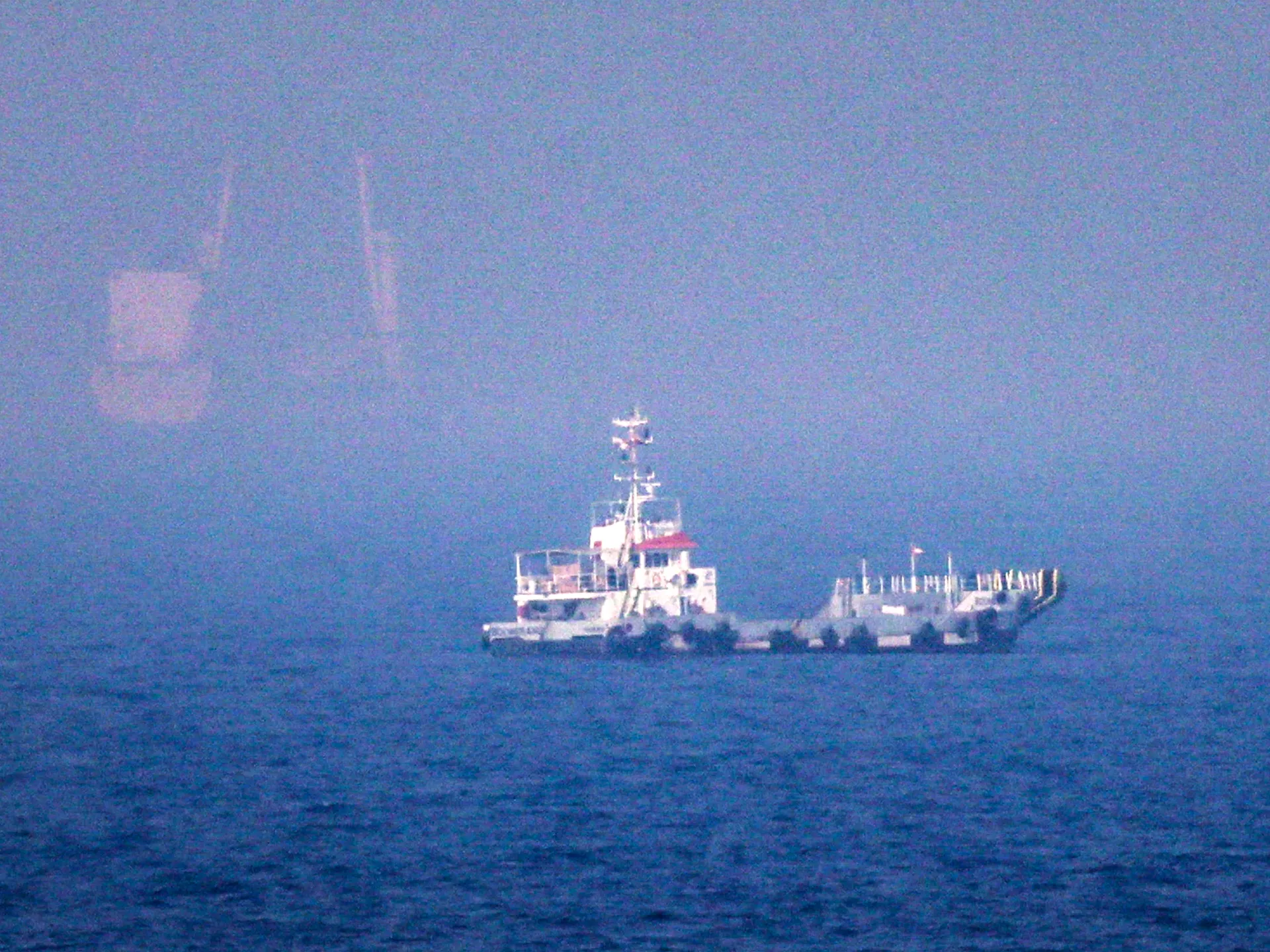 Cómo están aumentando las tarifas de los seguros de envío a medida que Ormuz y Bab al-Mandeb cierran