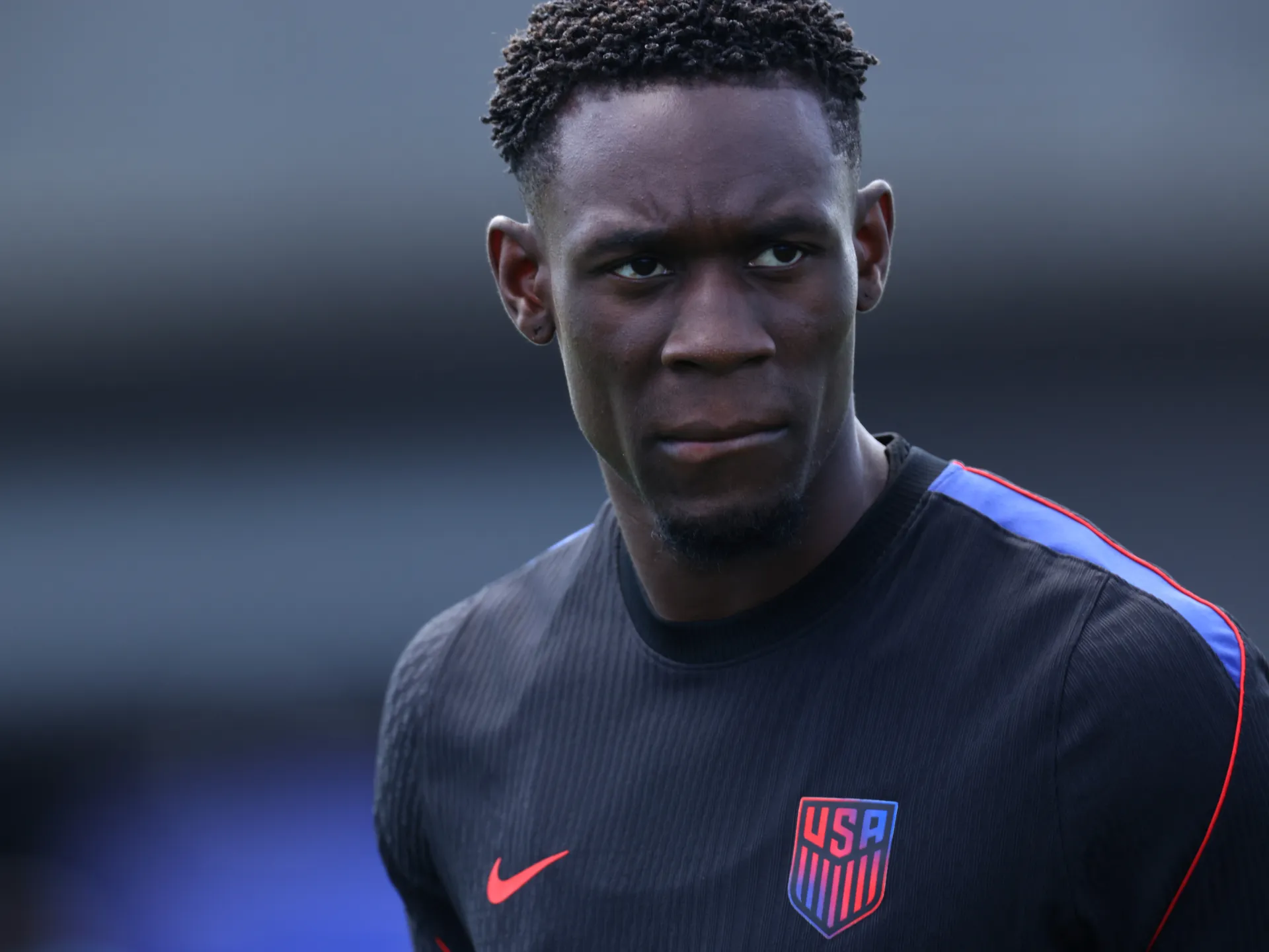 Por qué la suspensión de la FIFA por tarjeta roja a Balogun después de la llamada de Trump es tan controvertida