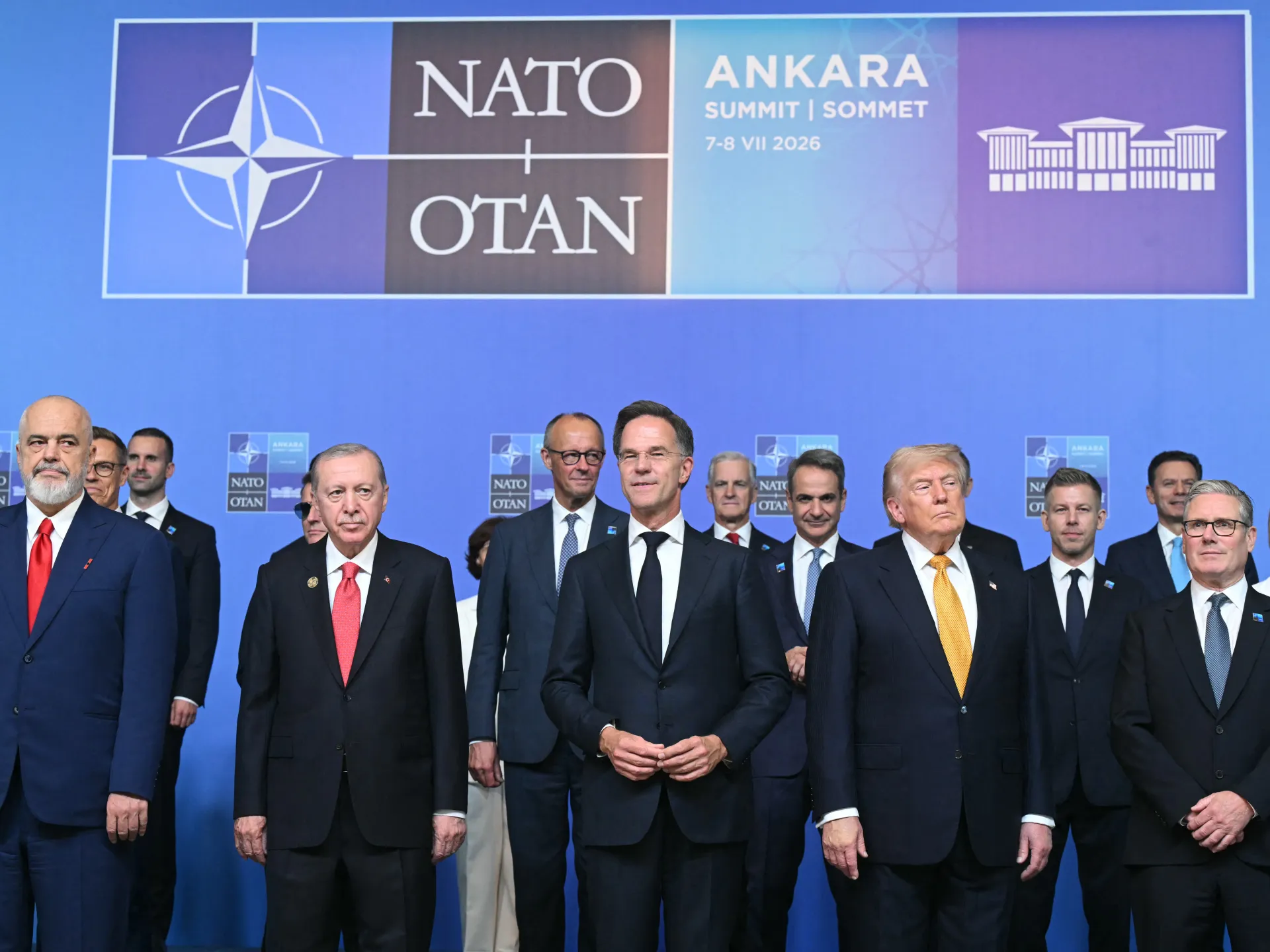 Trump apunta a España, la OTAN respalda a Ucrania: ¿sigue unida la alianza?