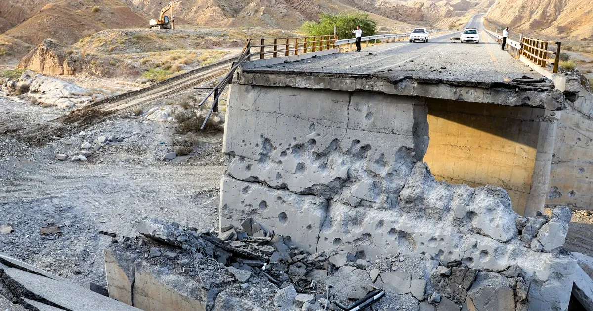 ¿Cuáles son los sitios "civiles" en el derecho internacional y dónde han impactado Estados Unidos e Irán?