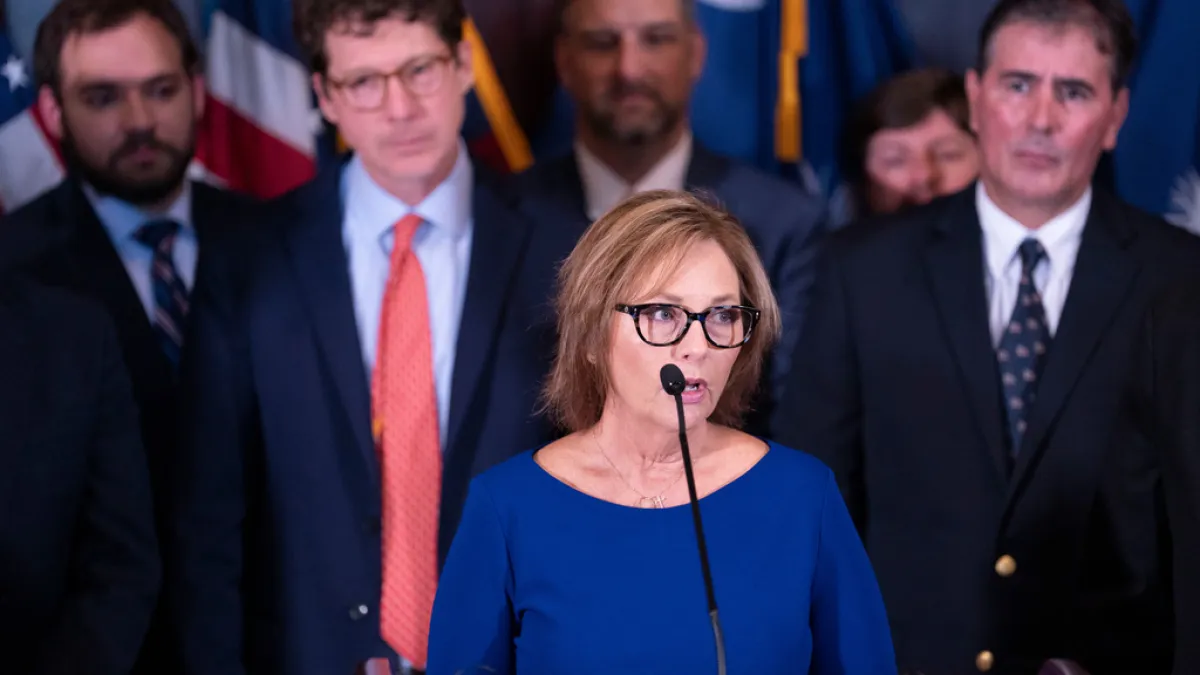 ¿Por qué la hermana de Lindsey Graham heredó su escaño en el Senado después de su muerte?